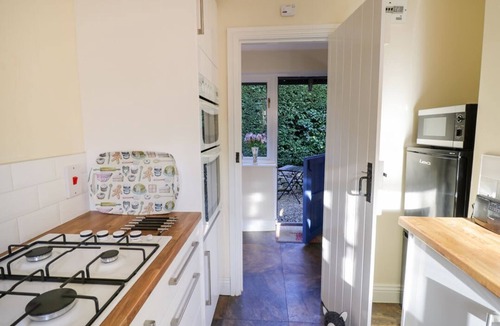 Eckington House | THE HIDEAWAY, romantic, in Eckington