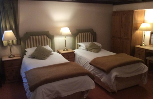 Middlemarsh Hotel | The Hunters Moon