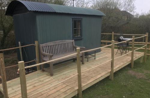 Godshill House | The Hut