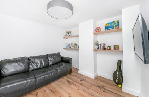 Cragg Vale House | The Keep