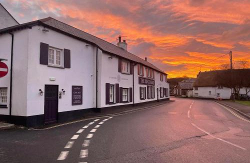 Stratton Bed & Breakfast | THE KINGS ARMS INN