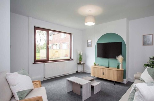 Crawcrook House | The Lampton - Modern - Gibside - Smart Tv - WIFI