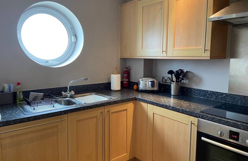 Southampton City Centre Apartment | The lantern, 2 Bedroom Apartment Hythe Southampton