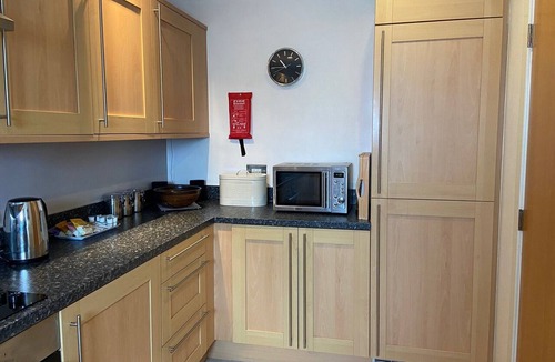 Southampton City Centre Apartment | The lantern, 2 Bedroom Apartment Hythe Southampton