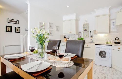 Ivybridge House | The Lawns