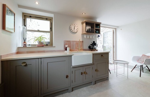 Bristol Floating Harbour House | The Lime House: Rustic Cliftonwood Abode