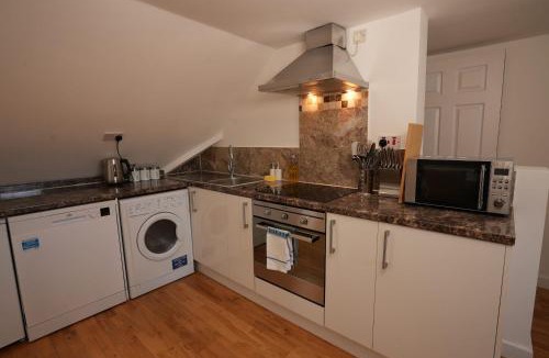 Mill Road Apartment | The Loft - KING BED, Central, Entire Apartment