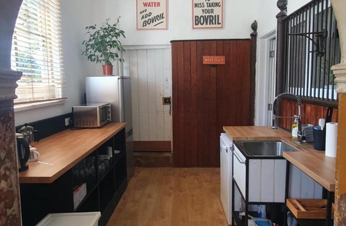 Moreton House | The Loose Box, Barton Court