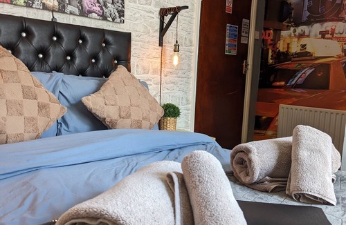 South Shore Bed & Breakfast | The Mercury