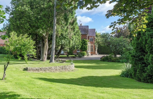 Upper Seagry Cottage | THE MOUNT PRIVATE ESTATE, pet friendly in Upper Seagry