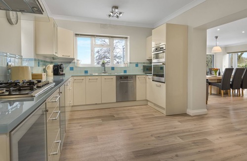 Pershore Cottage | The Nait - Riverside, ground floor bedroom, Evesham