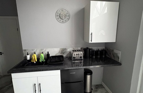 Bawburgh Apartment | The Norwich Hideaway - Private Hot Tub