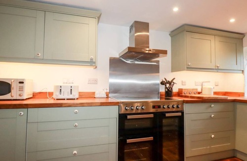 Fivelanes Cottage | The Old Cattle Barn, Launceston
