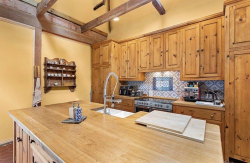 Nottingham House | The Old Coach Keeper's House -Sleeps 11 with Sauna