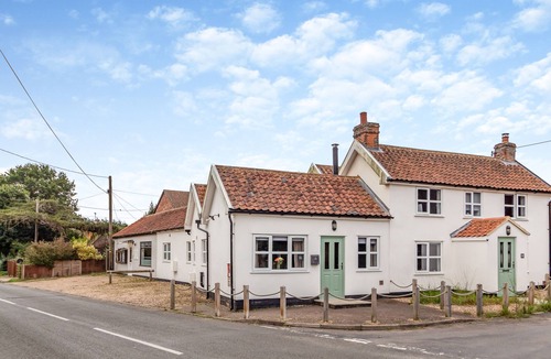 Ipswich House | The Old Post Office - Two Bedroom House, Sleeps 4