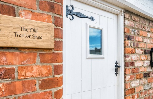 Mappleton Cottage | THE OLD TRACTOR SHED, pet friendly, with a garden in Skipsea