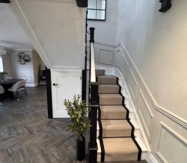 Higham House | The Olive Tree Kent- Private Road All Ensuite Home