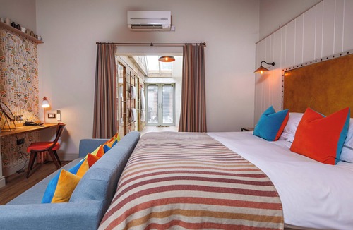 Edgefield Hotel | The Pigs