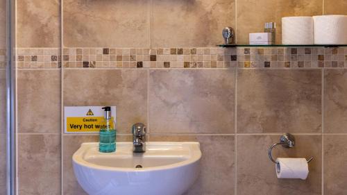 South Warnborough Hotel | The Poacher Inn