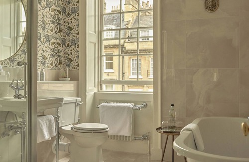 Upper Town Hotel | The Queensberry Hotel