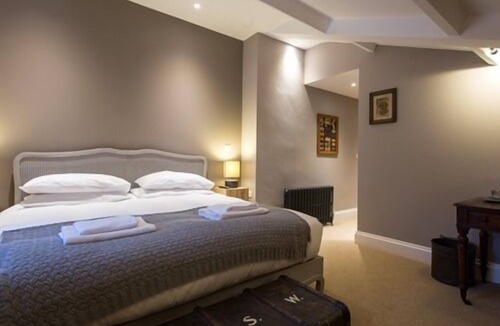 Chilcompton House | The Redan