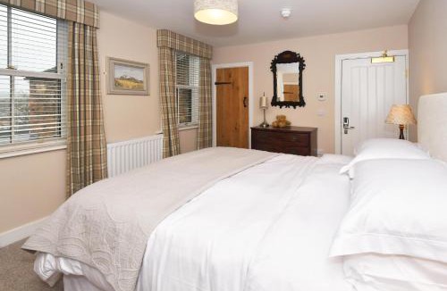 Biddulph House | The Royal Oak