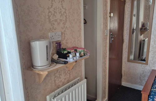 Blackpool Town Center Bed & Breakfast | The Rutlands