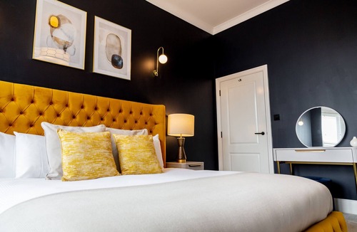 Scarborough City Centre Apartment | The Salisbury Luxury Deluxe 1 Bedroom Apartment with late check out & early check in