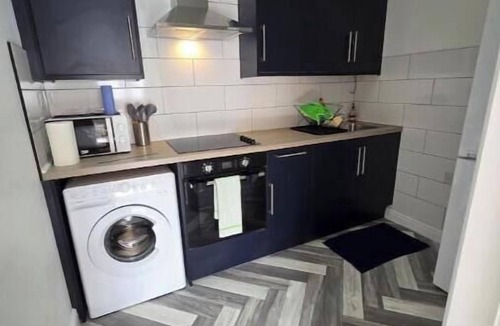 Blackburn Apartment | The Spacious Suite by JS Apartments