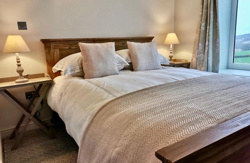 Abergavenny House | The Stables