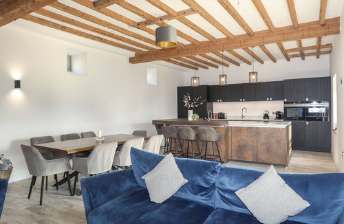 Beaumaris House | THE STABLES, romantic, luxury holiday cottage in Beaumaris