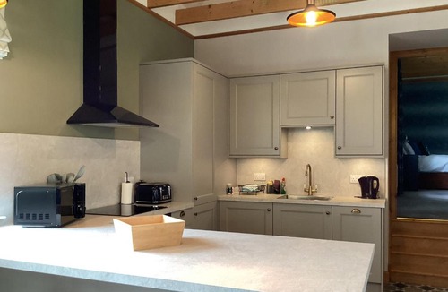 Huntly House | The Studio Cottage