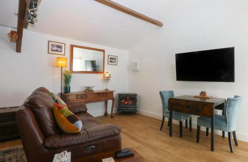 Dinas House | The Studio