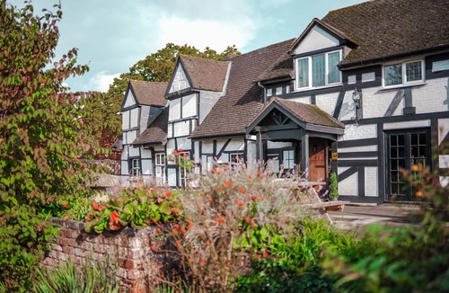 Quedgeley Hotel | The Thatch Inn