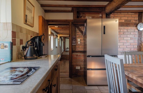 Sedgeberrow House | The Threshing Barn-Stunning 5 BD Retreat