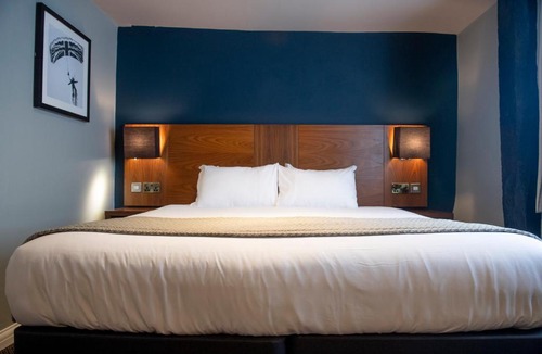 Hook Hotel | The White Hart by Innkeeper's Collection