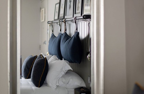 Giddeahall Hotel | The White Hart