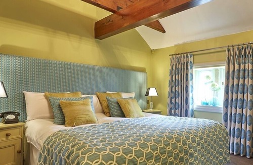 Saddleworth House | The White Hart
