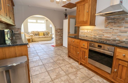 Acrefair House | The Willows Denbighshire 4-bed