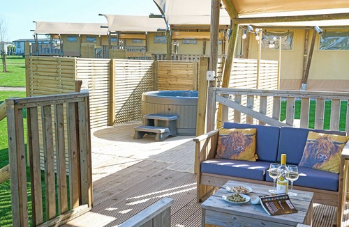 Plaitford RV Rental | The Woody Safari Tent