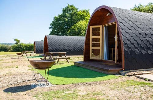 Five Oak Green Hotel | The Woolpack Glamping