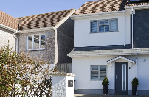 Treator Cottage | This ground floor apartment benefits from it’s own private decked area.