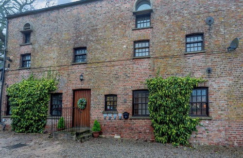 Bilbrough Cottage | This peaceful position is surrounded by beautiful countryside and walks.