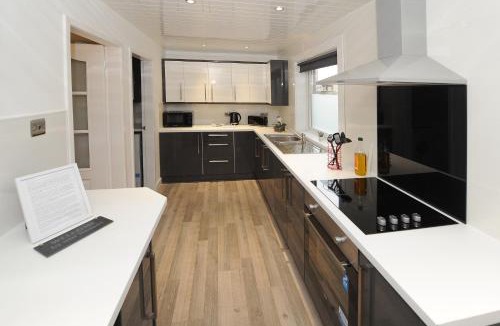 Tillicoultry House | Three Bedroom Spacious House
