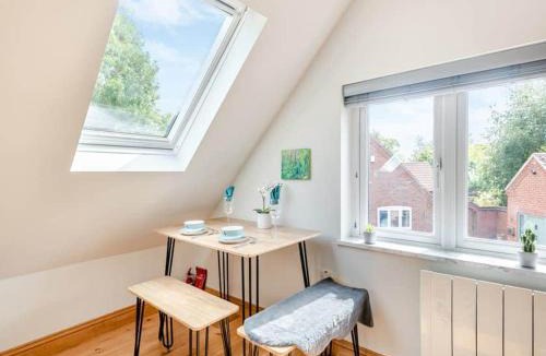 Kneesall Apartment | Three Gables