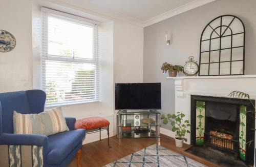 Redruth House | Tin Lantern Cottage