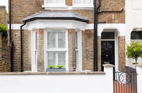 Ferndale Apartment | Tintern Apartment - Clapham
