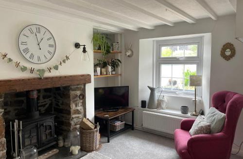 Lostwithiel House | Tiny romantic cottage for two.