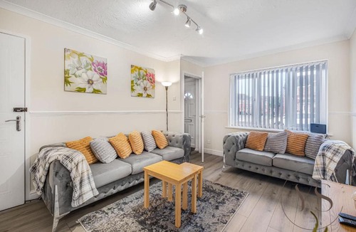 Tipton Hotel | Tipton 3BR Home – Netflix Wi-Fi Driveway