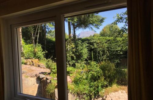 Fort William House | TOM BEAG - Ben Nevis view ROOMS
